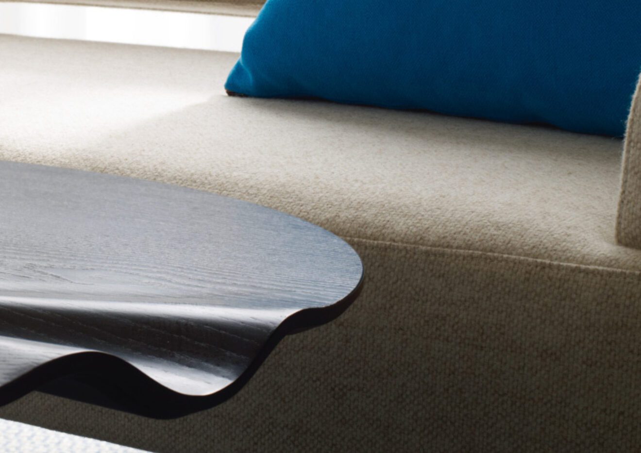 Breeze Table - Image 3